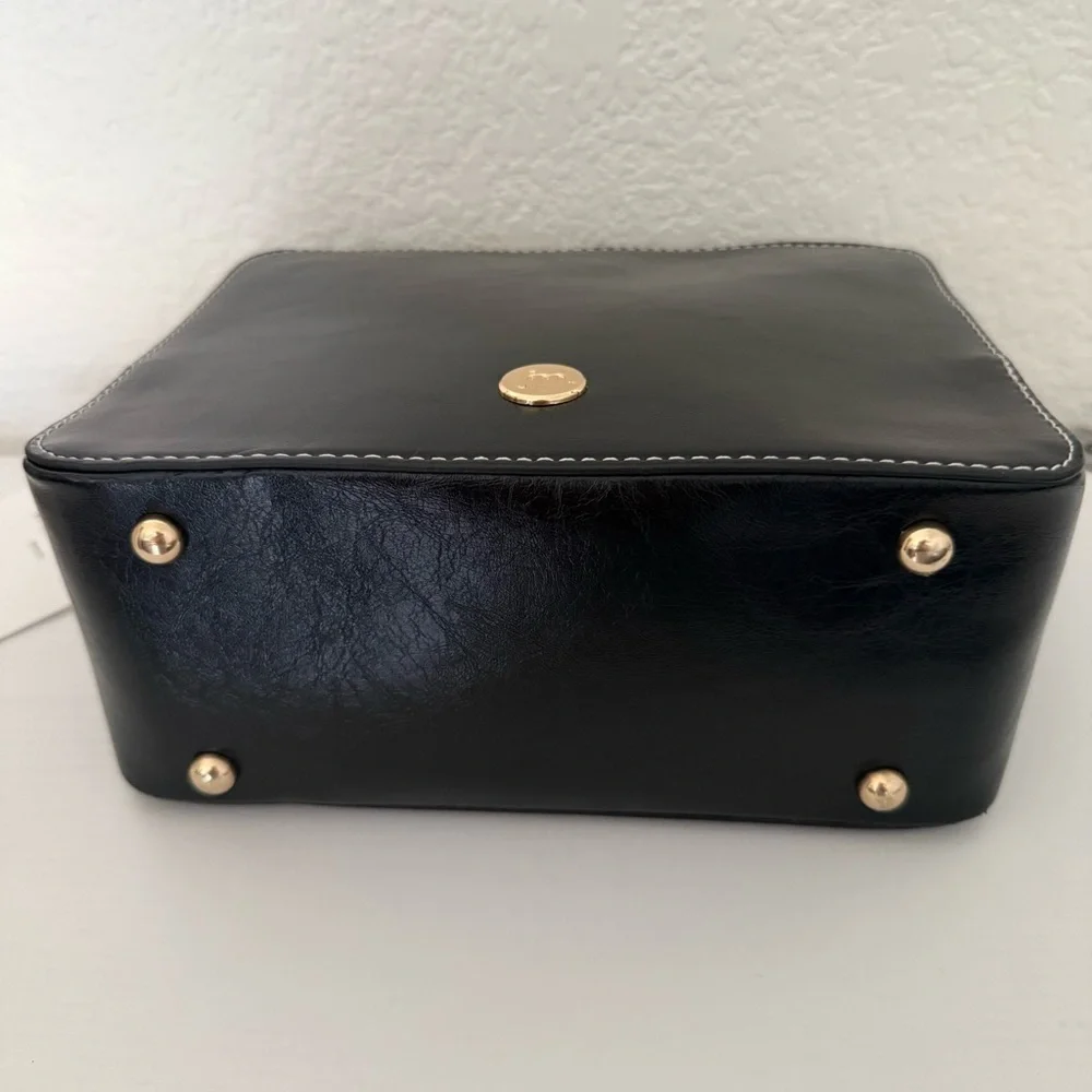 NWT~ Jessica Moore JM-386BLT Black Textured Camera Bag with Crossbody Strap